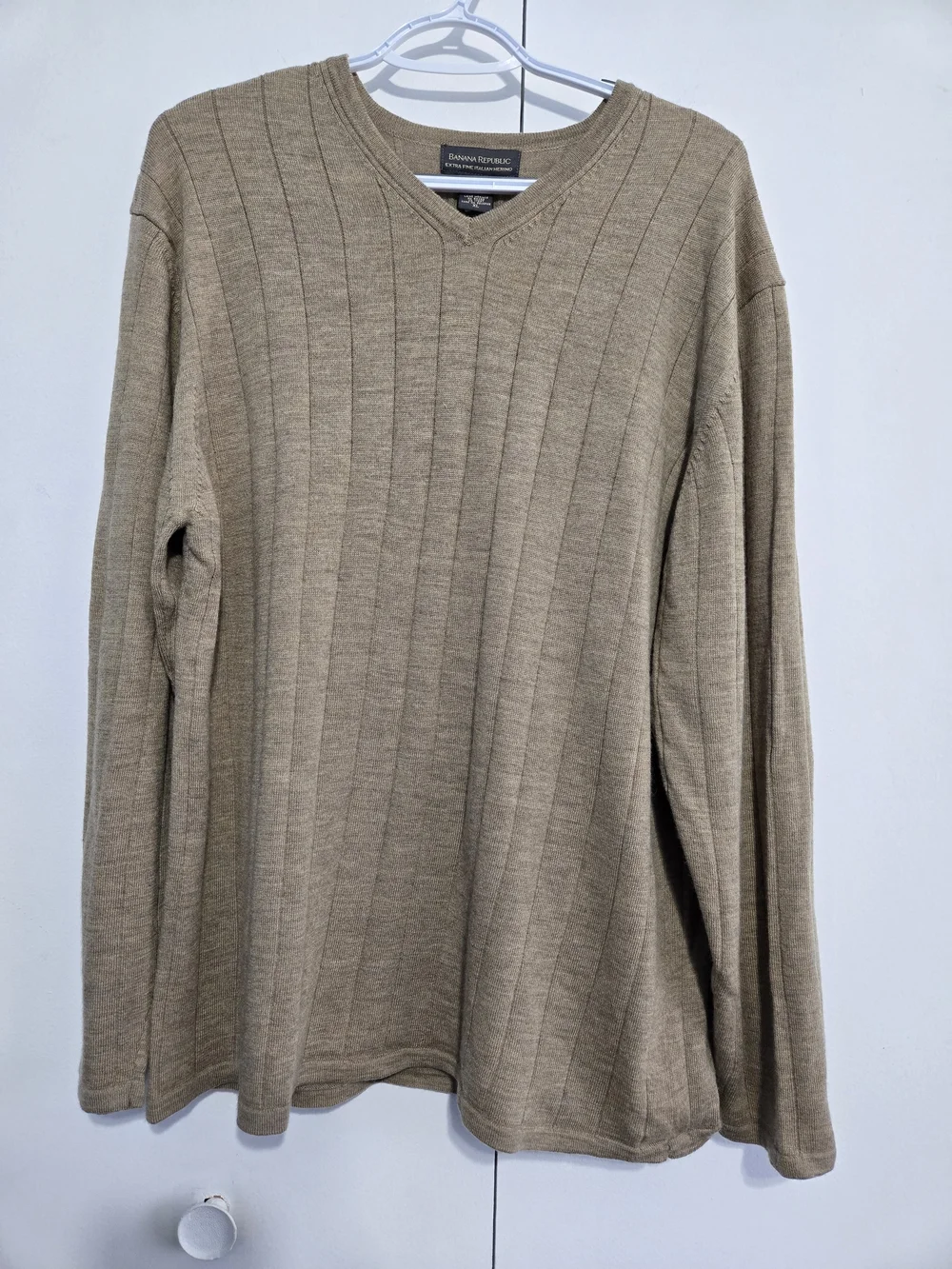 Banana Republic Merino Wool V Neck Sweater XL Tan Rib Knit